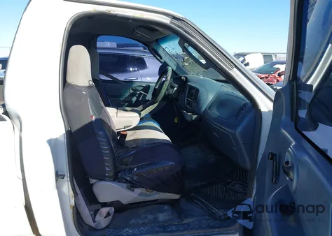 2004 Ford F-150 Heritage Xl/Xlt z USA, uszkodzony, nr VIN 2FTRF17214CA22283